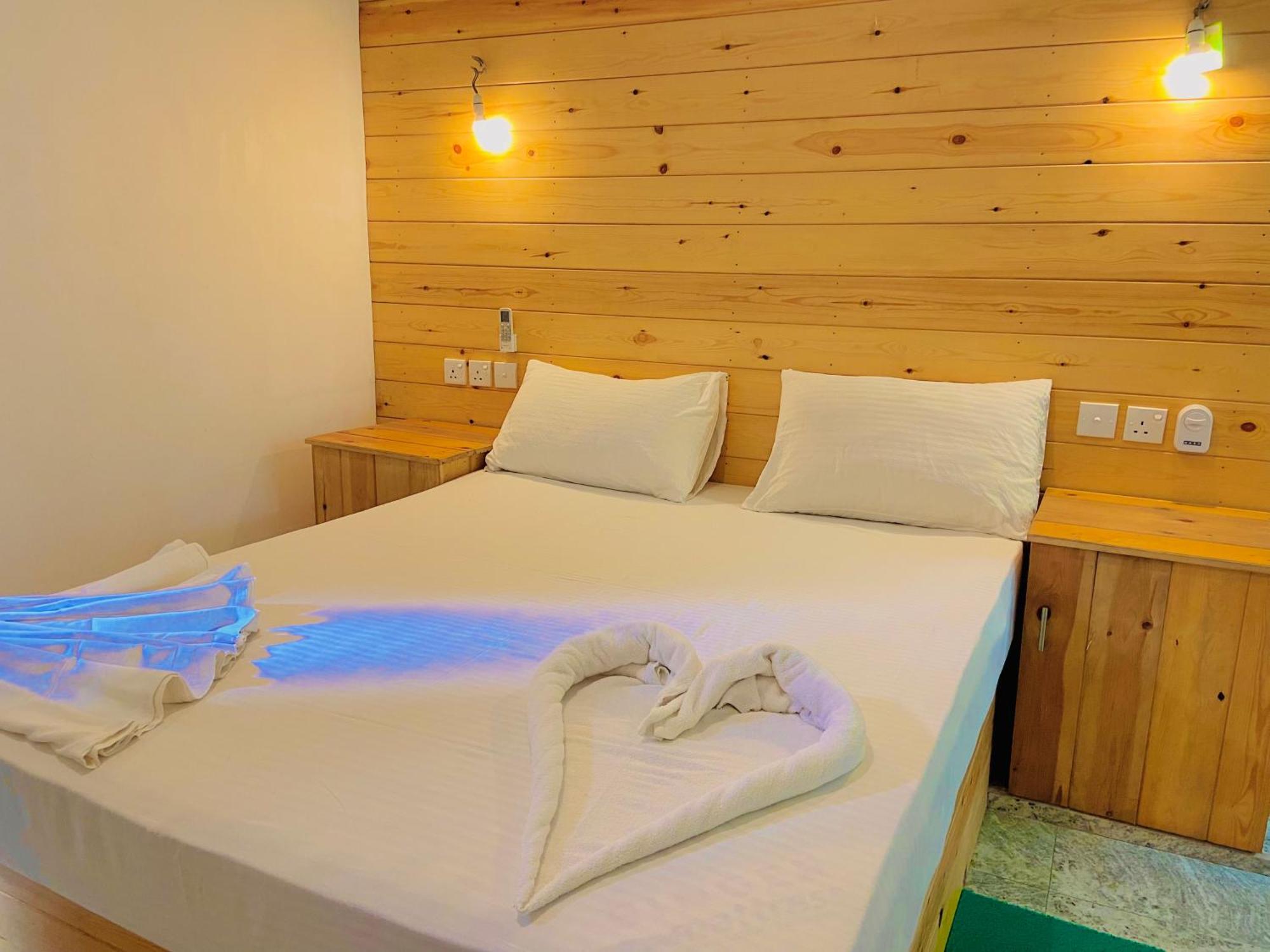 Rekawa Turtle Gate Hotel تانجالي الغرفة الصورة