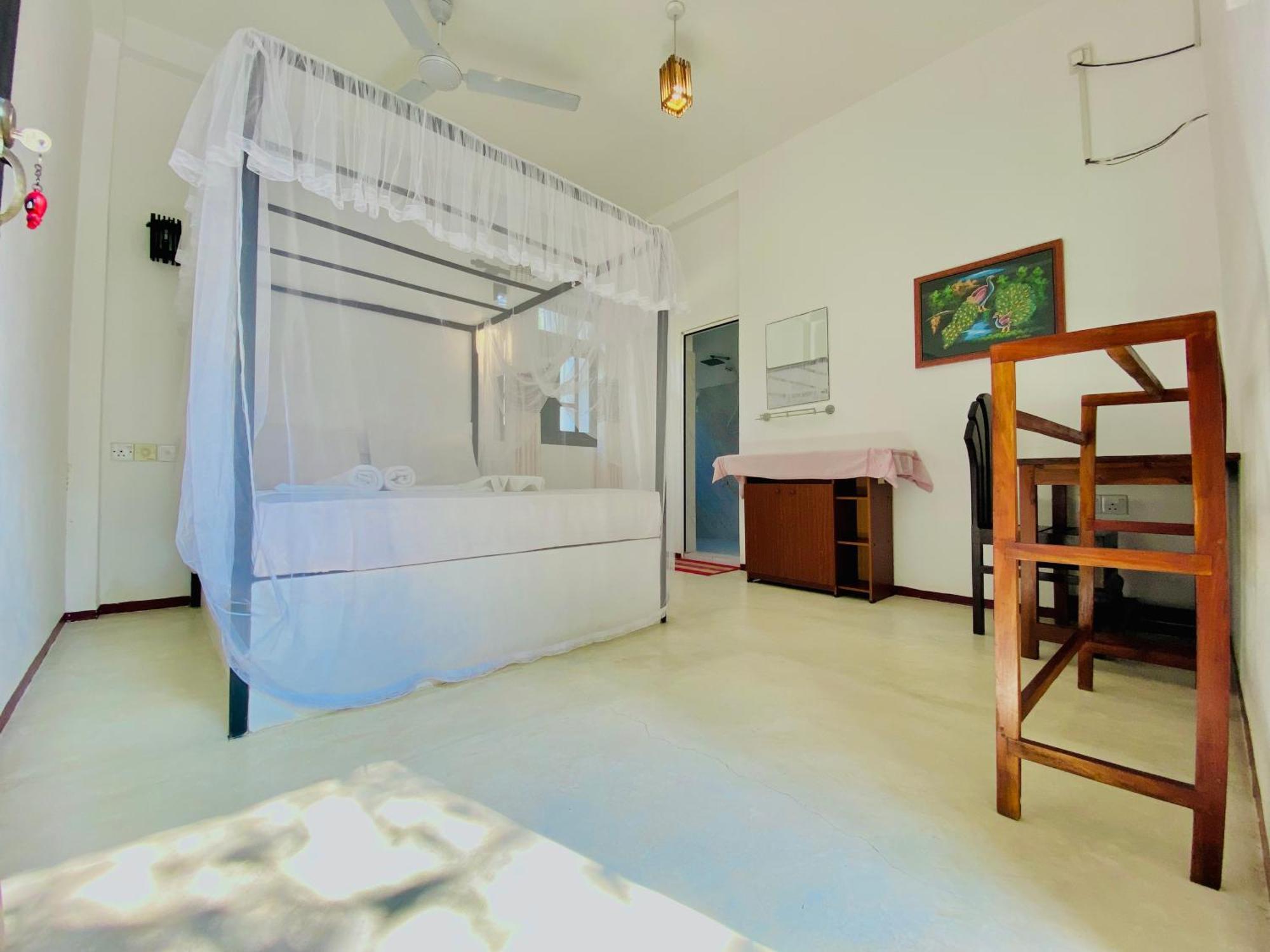 Rekawa Turtle Gate Hotel تانجالي الغرفة الصورة